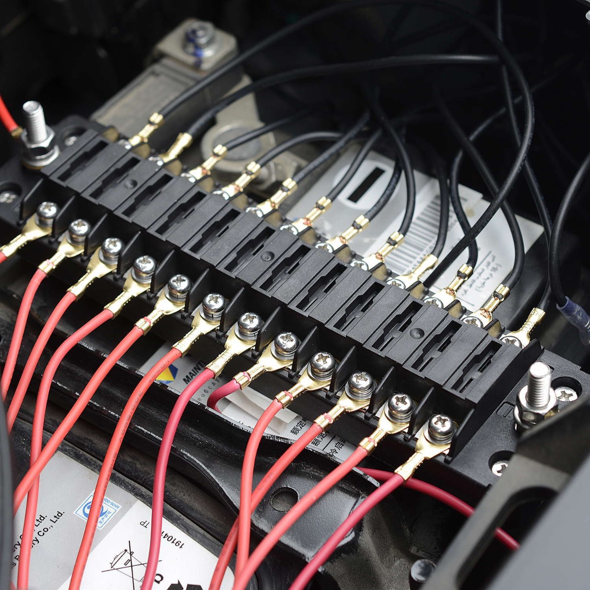 32V Fuse Block independent positive negative Fuse box with 12 fuses for Auto Car Truck Boat